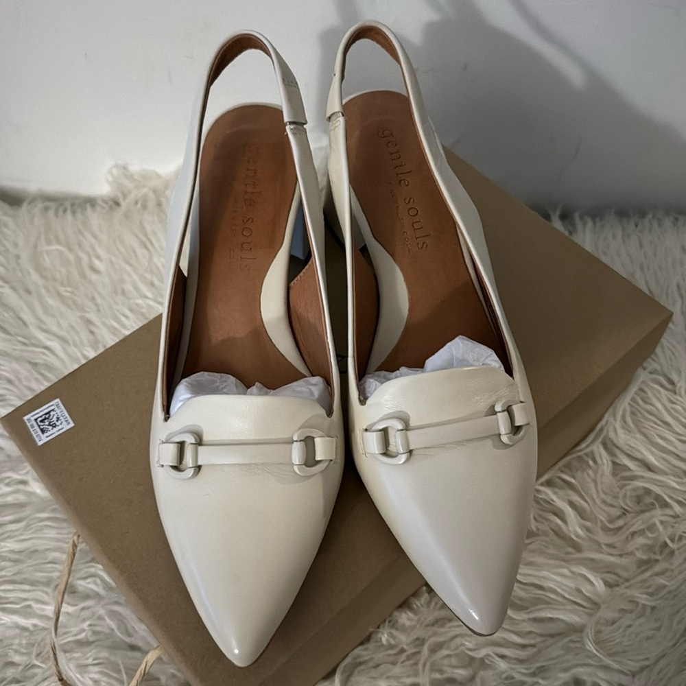 Gentle Souls Dionne Sling,  3 inch heel
100% leather stone color. Worn once!